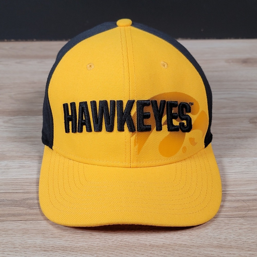 Iowa Hawkeyes Nike Hat Cap Black Yellow Stretch Fit Classic99 Dri-FIT NCAA OSFM